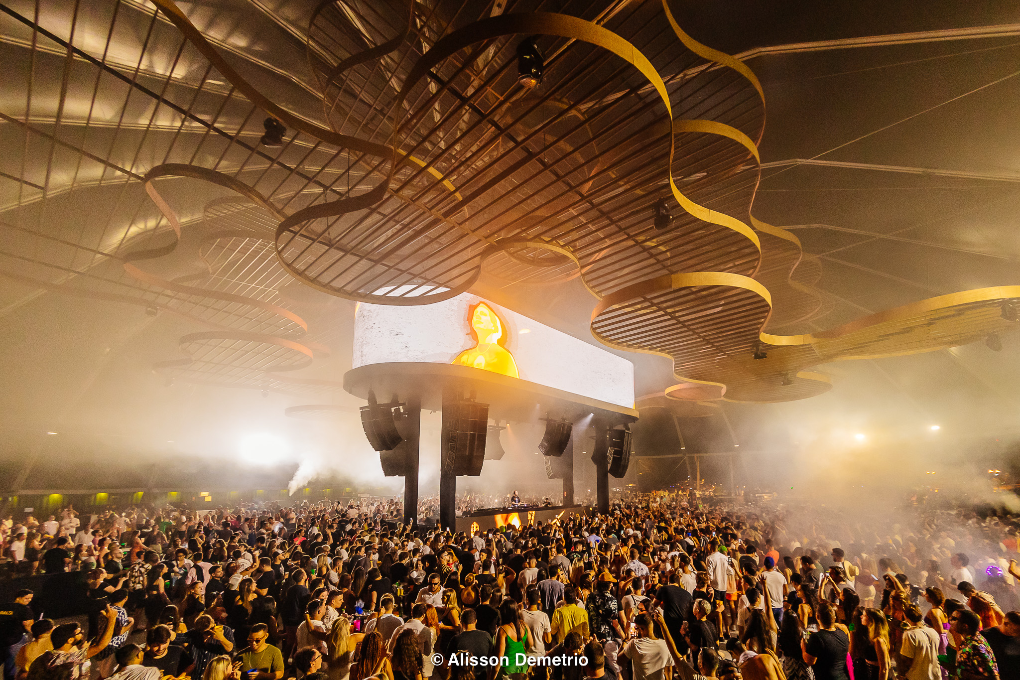 REVEILLON GUARUJÁ 2025 - LAROC - BOB SINCLAIR - ILLUSIONIZE - OPEN BAR PREMIUM