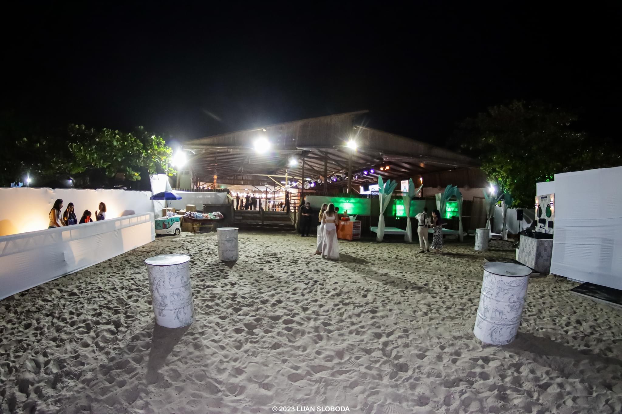 Réveillon Parador Maresias 2026 com WARUNG, MANEVA, MOCHAKK, CHEMICAL SURF, LIU e CAT DEALERS - cupom desconto: sohasmelhores