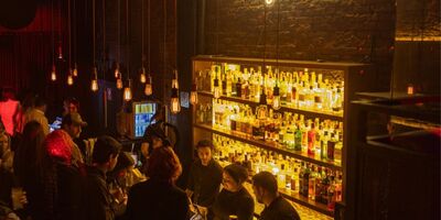 HEY JOHNNY - MAGNOLIA CLUB